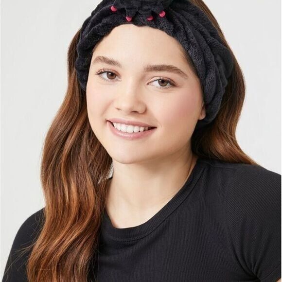 Kuromi Black Plush Headband With Embroidered Character Face For Skincare & Makeu main image 4